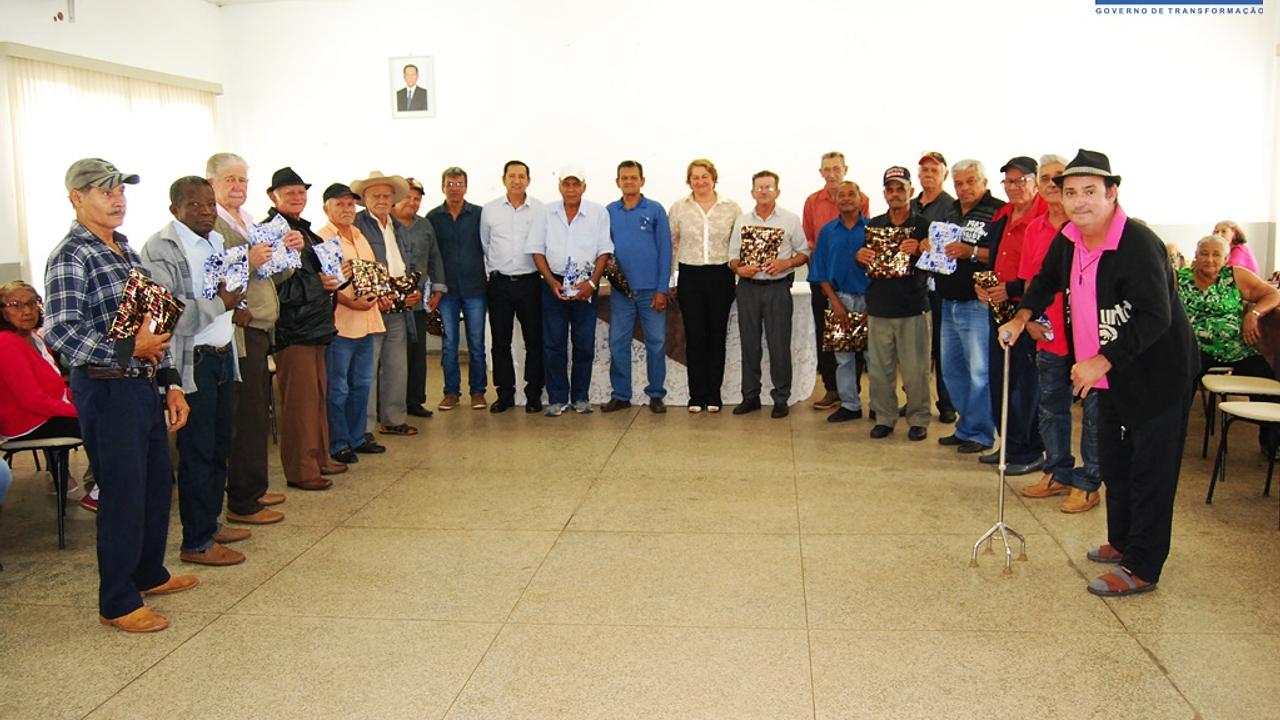 CONVIVER DE ANAURILÂNDIA COMEMORA DIA DOS PAIS