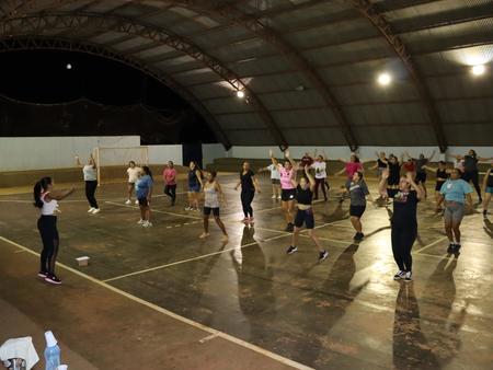 Anaurilândia Floresce com Oficina de Dança para Comunidade Parceria entre Assistência Social e Prefeitura Estimula Bem-Estar e Integração Comunitária