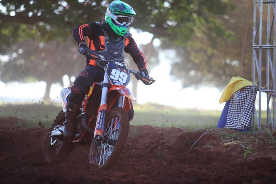 Pilotos aceleram na 4ª etapa da Copa MS de Velocross em Anaurilândia neste final de semana