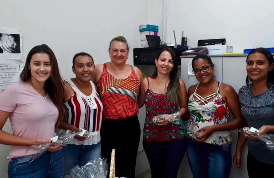 Primeira-dama de Anaurilândia reúne servidoras para comemorar o Dia Internacional da Mulher
