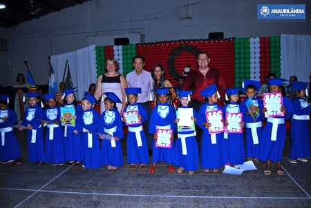 A Pré-Escola Risque e Rabisque realiza formatura de alunos 2017