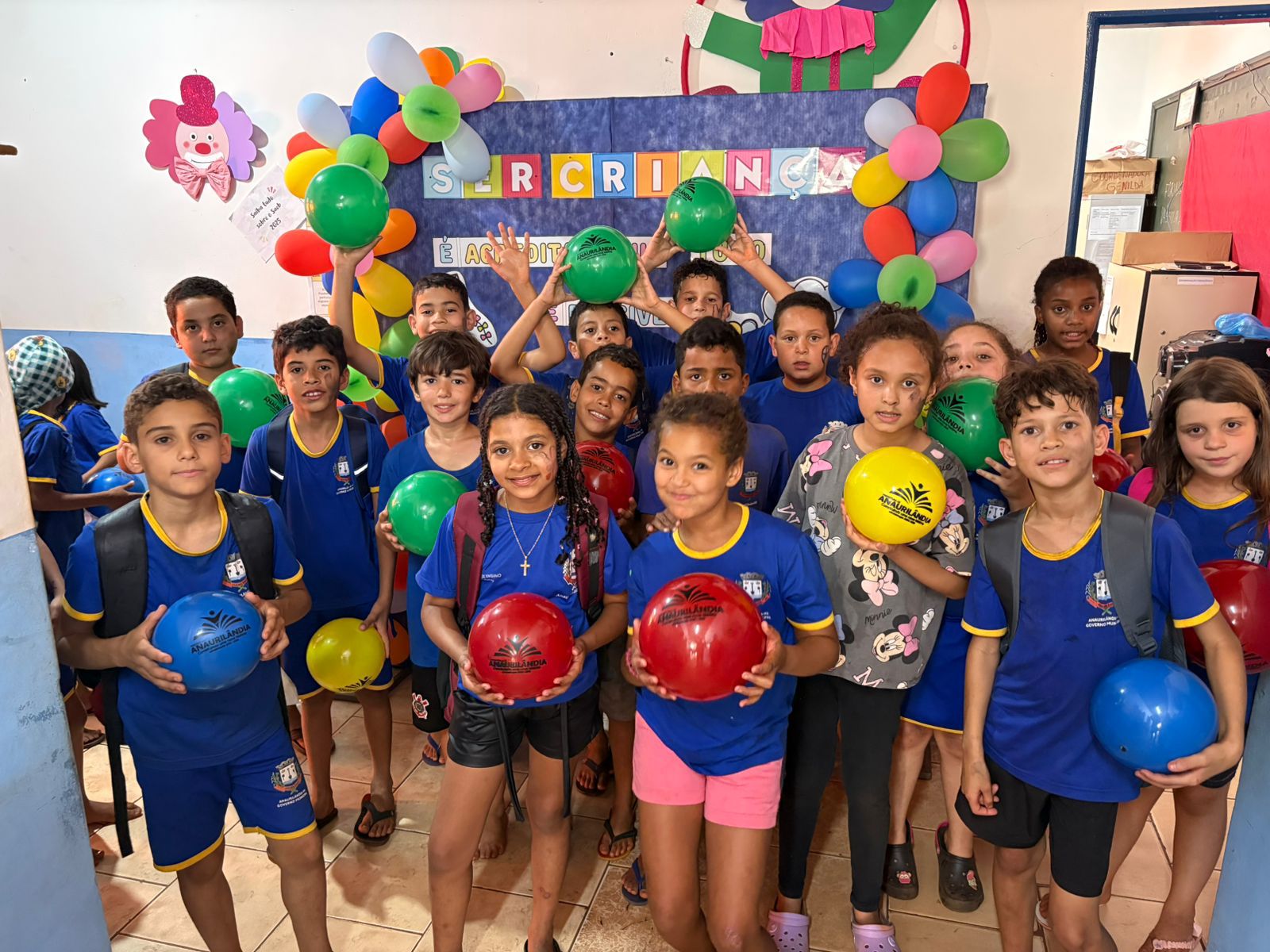 Semana das Crianças leva alegria e diversão às escolas municipais de Anaurilândia 